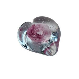 Art Glass Heart Shaped Paperweight w/ Pink Rose &‎ Controlled Bubbles, 4"